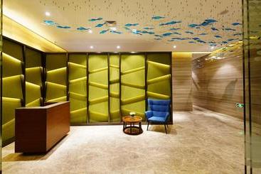 هتل Hampton By Hilton Beihai Station