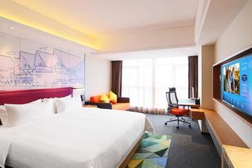 هتل Hampton By Hilton Beihai Station