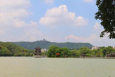 هتل Huizhou Xilin West Lake Boutique
