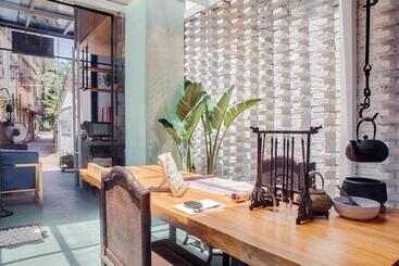 هتل Huizhou Xilin West Lake Boutique
