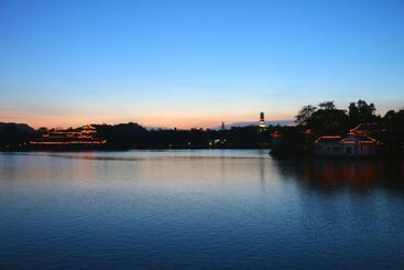 هتل Huizhou Xilin West Lake Boutique