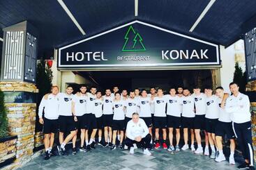 酒店 Konak