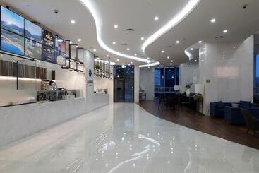 هتل Ramada Suites By Wyndham Geoje
