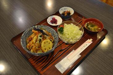 هتل Sakuranbo