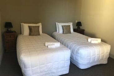 هتل Teschemakers Resort