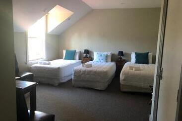 هتل Teschemakers Resort