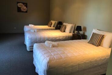 هتل Teschemakers Resort