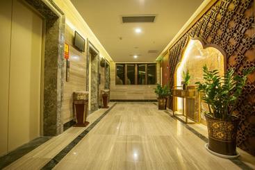 هتل Xishuangbanna Yajule City Golf