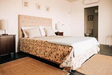تختخواب و صبحانه Casa Das Barcas