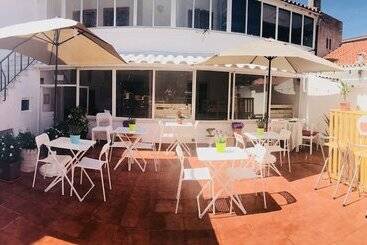 Cascais Terrace Fruit Point Hostel
