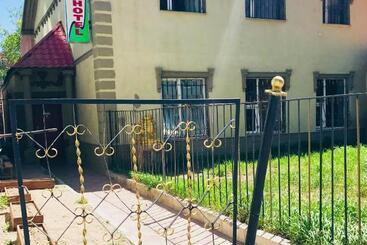 City Hostel & Tours