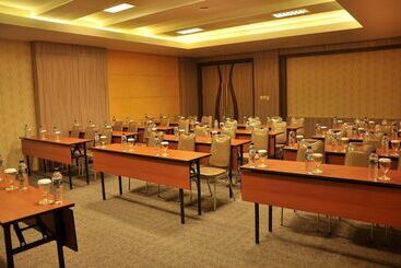 هتل Ascent Premiere Pasuruan