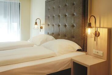 هتل Athen Kelsterbach Frankfurt Airport