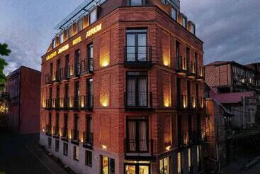 هتل Atrium Boutique