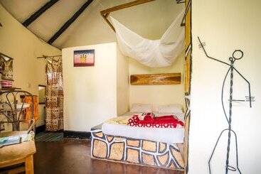 هتل Kingfisher Safaris Resort