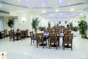 هتل Rehana Plaza