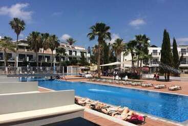 هتل Thomas Apartments