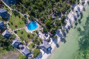 استراحتگاه Filao Beach By Sansi