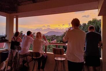 هاستل Karma Traders Kampot