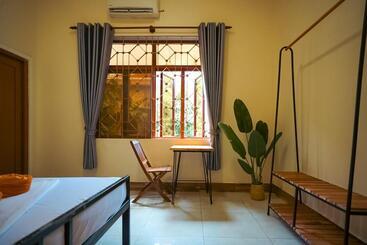 هاستل Karma Traders Kampot