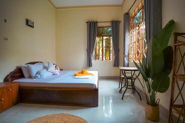 هاستل Karma Traders Kampot