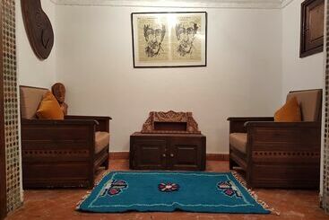 住宿加早餐  Dar El Blad