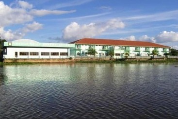 هتل Amazon River Resort