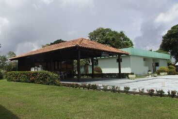 هتل Amazon River Resort