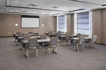 هتل Element Edmonton West
