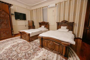 هتل Karavan