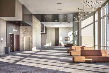 هتل The Westin Calgary Airport