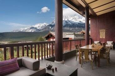 هتل Jinmao Pureal Mountain Liiang