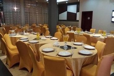Seasons Hotel & Spa