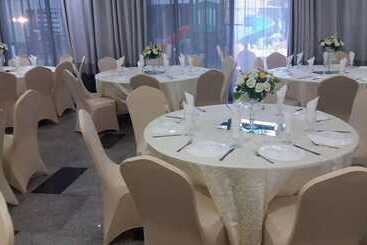 Seasons Hotel & Spa