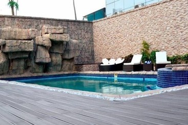 Seasons Hotel & Spa