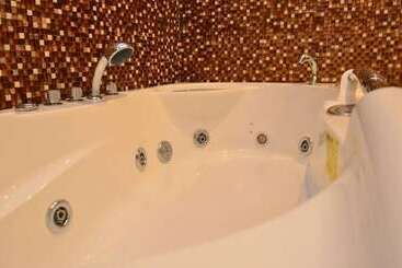 Seasons Hotel & Spa