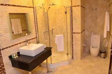 Seasons Hotel & Spa