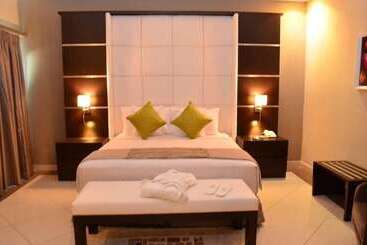Seasons Hotel & Spa