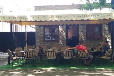 تختخواب و صبحانه Bed&breakfast Intermezzo Caffe