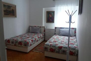 تختخواب و صبحانه Bed&breakfast Intermezzo Caffe