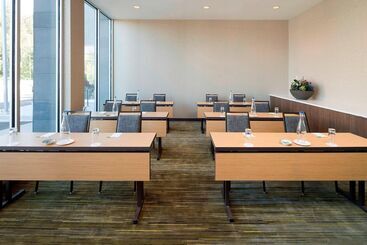 هتل Courtyard By Marriott Prince George
