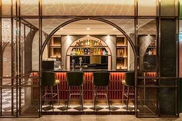 هتل Courtyard By Marriott Seoul Botanic Park