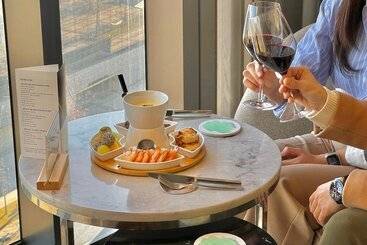 هتل Courtyard By Marriott Seoul Botanic Park