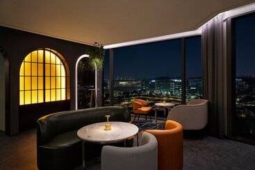 هتل Courtyard By Marriott Seoul Botanic Park