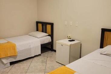 בית מלון כפרי Happy Inn