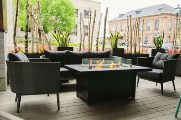 هتل Hilton Garden Inn Fredericton