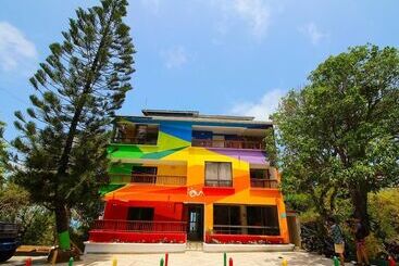 هتل On Vacation Magic Hill