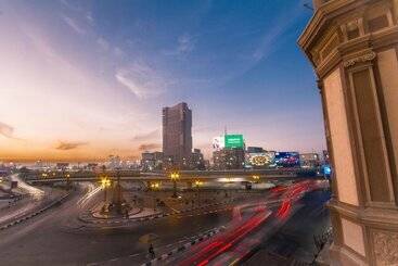 تختخواب و صبحانه Tahrir Plaza Suites Museum View