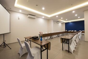 هتل 88 Bekasi By Wh