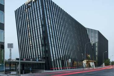 هتل Courtyard By Marriott Vilnius City Center